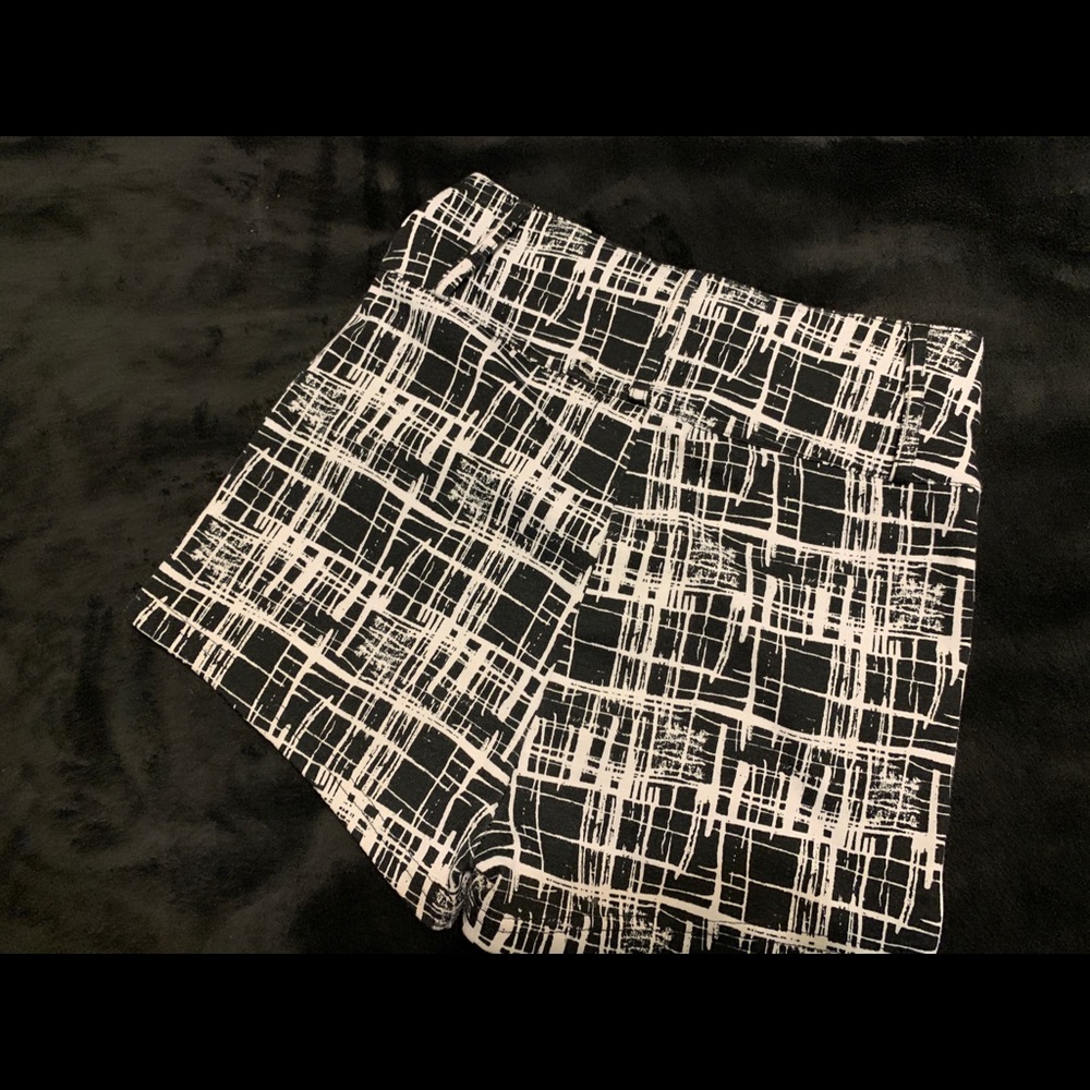 Shorts - Picture 2 of 3